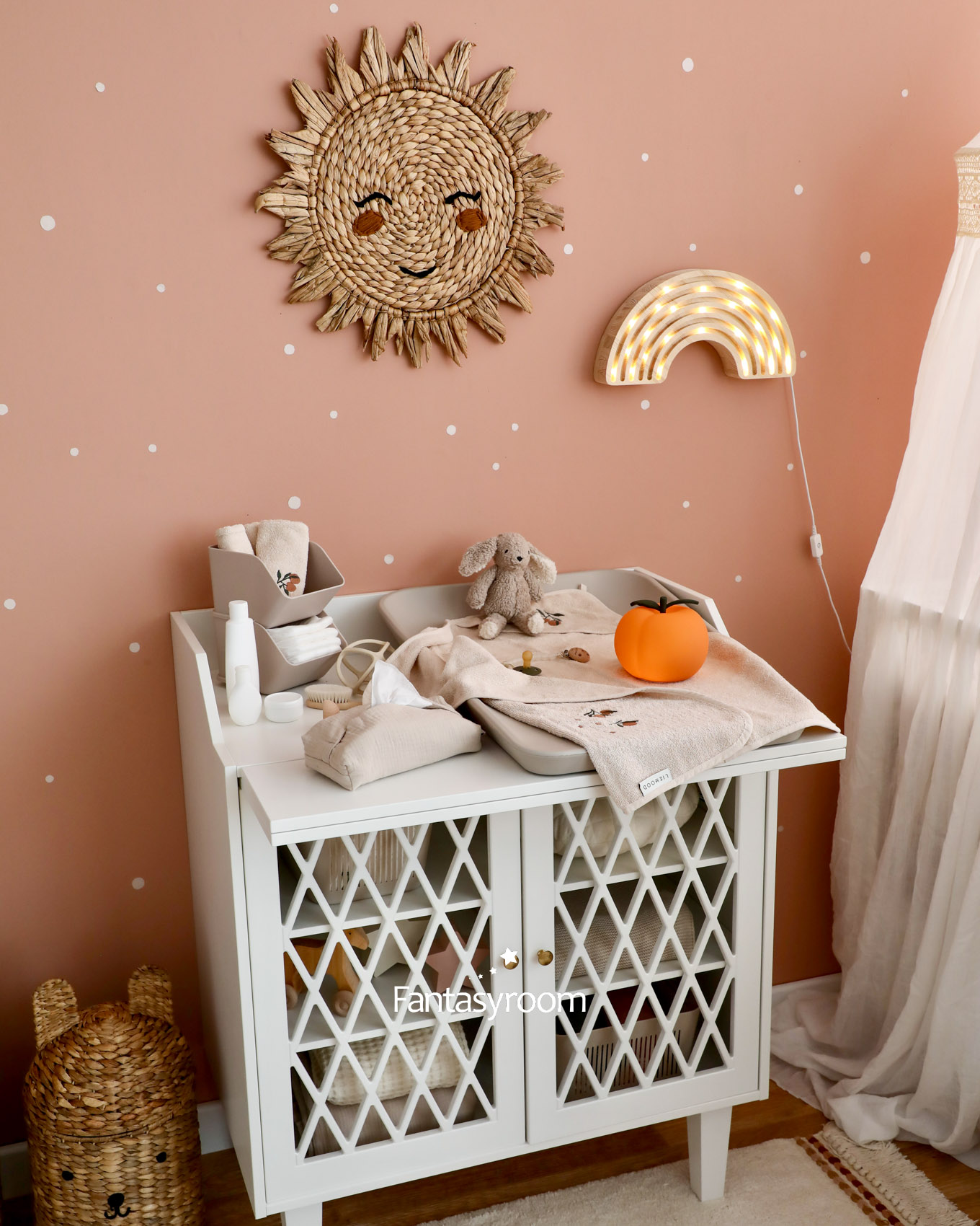 babyzimmer-altrosa-beige-babymoebel-fantasyroom-2311-6Z8A9484